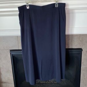 Women’s Navy Skirt. Size 14.